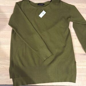 NWT Banana Republic sz S mid weight sweater in army green.